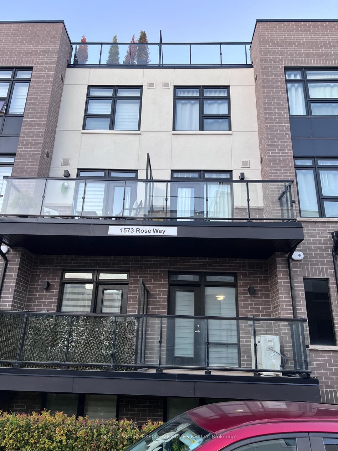 1573 Rose Way Unit 101, Milton