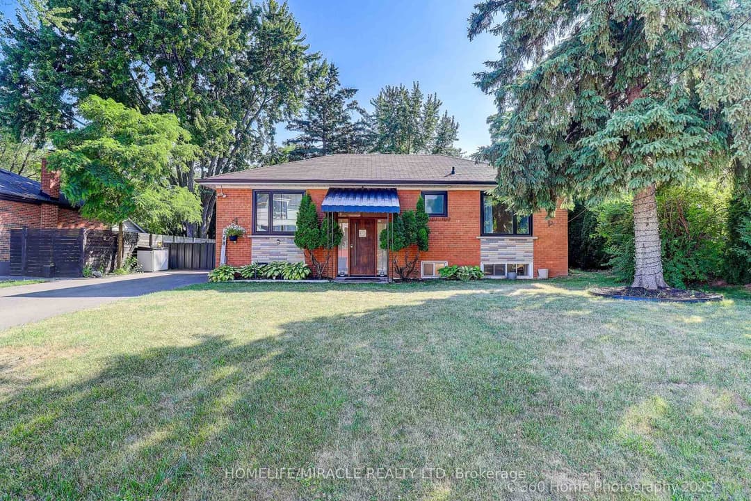 568 Weir Avenue, Oakville