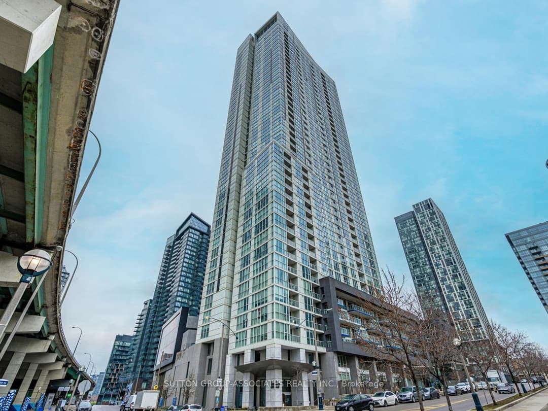 75 Queens Wharf Road Unit 2808, Downtown Toronto / Waterfront
