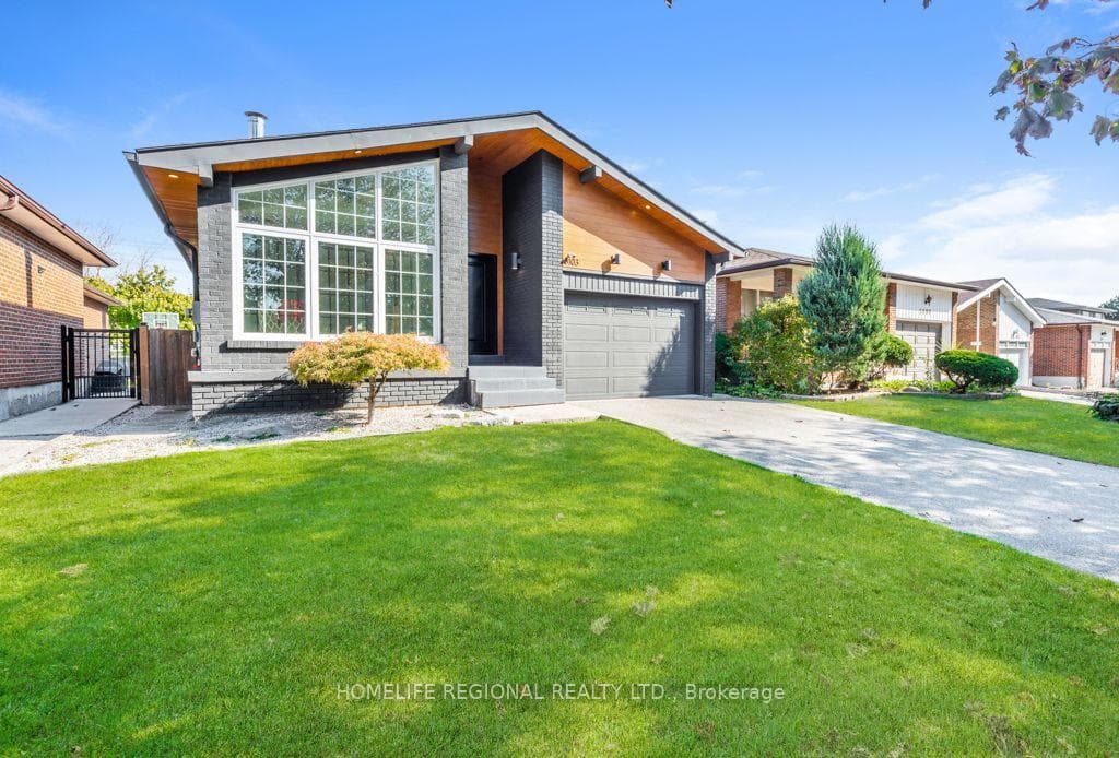 Virtual tour of 3103 Mccarthy Court, Mississauga