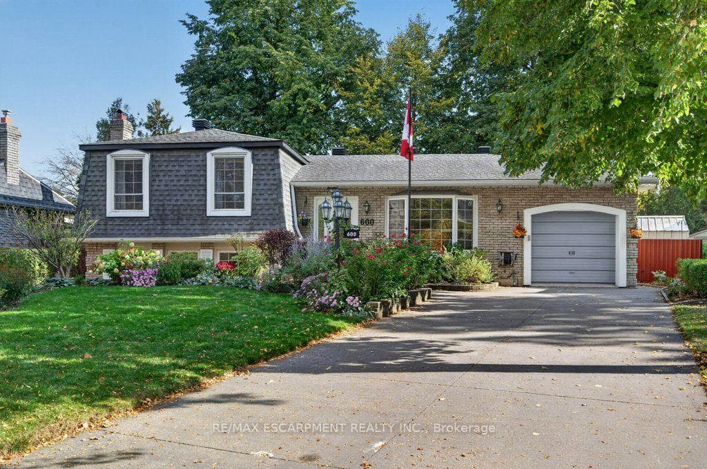 600 Holly Hill Crescent, Burlington