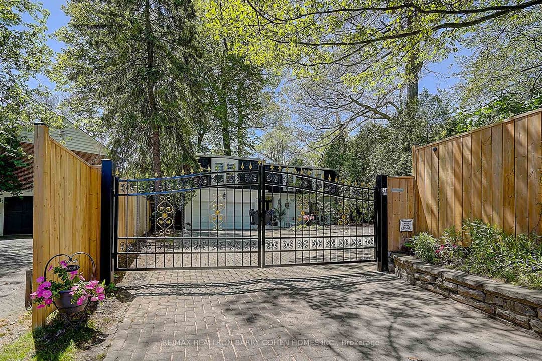 321 Lawrence Avenue, Bridle Path / York Mills / Hoggs Hollow