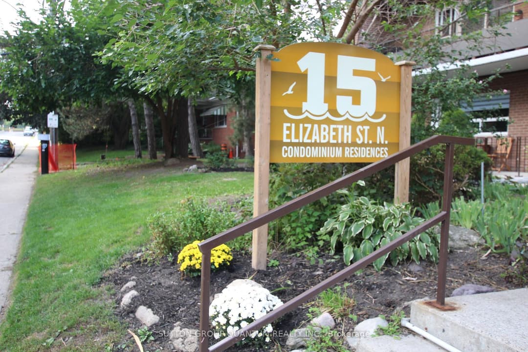 15 Elizabeth Street Unit 401, Mississauga