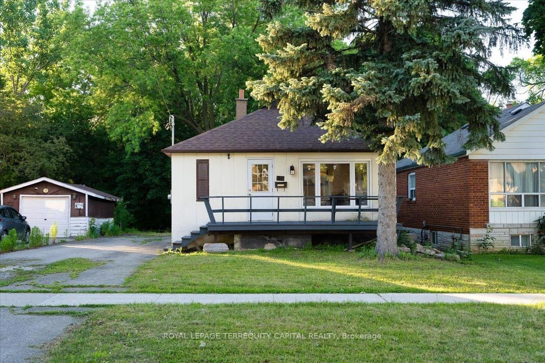 175 Clearbrooke Circle, Etobicoke (West Mall / Rexdale)