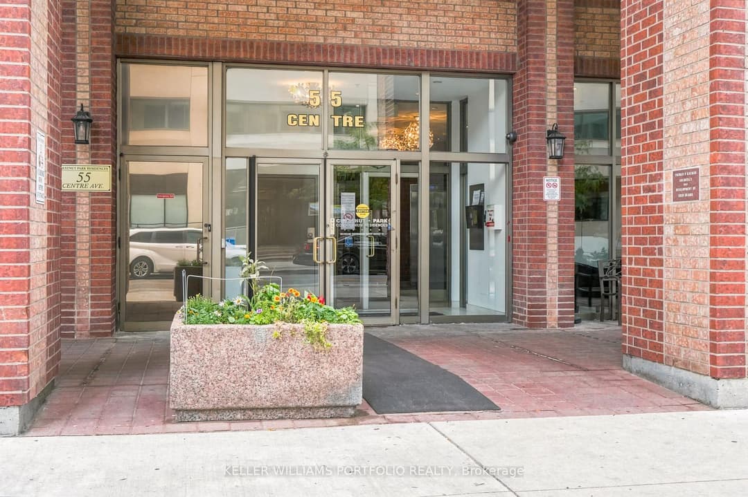 55 Centre Avenue Unit 2304, Downtown Toronto / Waterfront