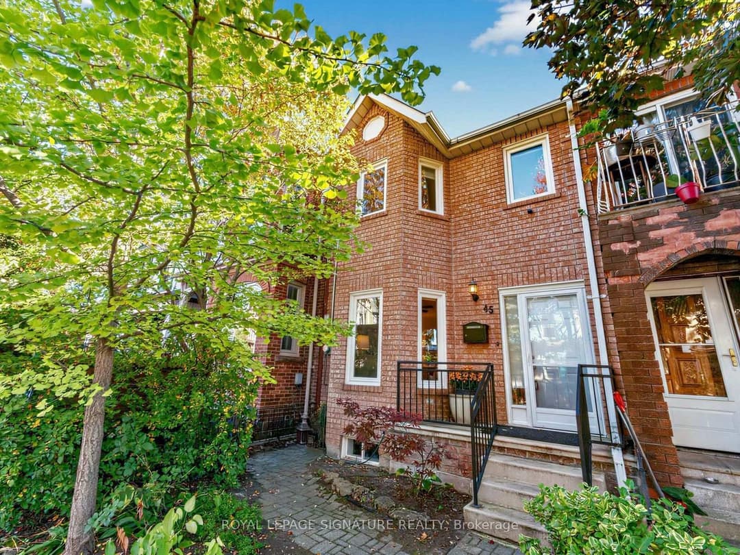 45 Robinson Street, Downtown Toronto / Waterfront