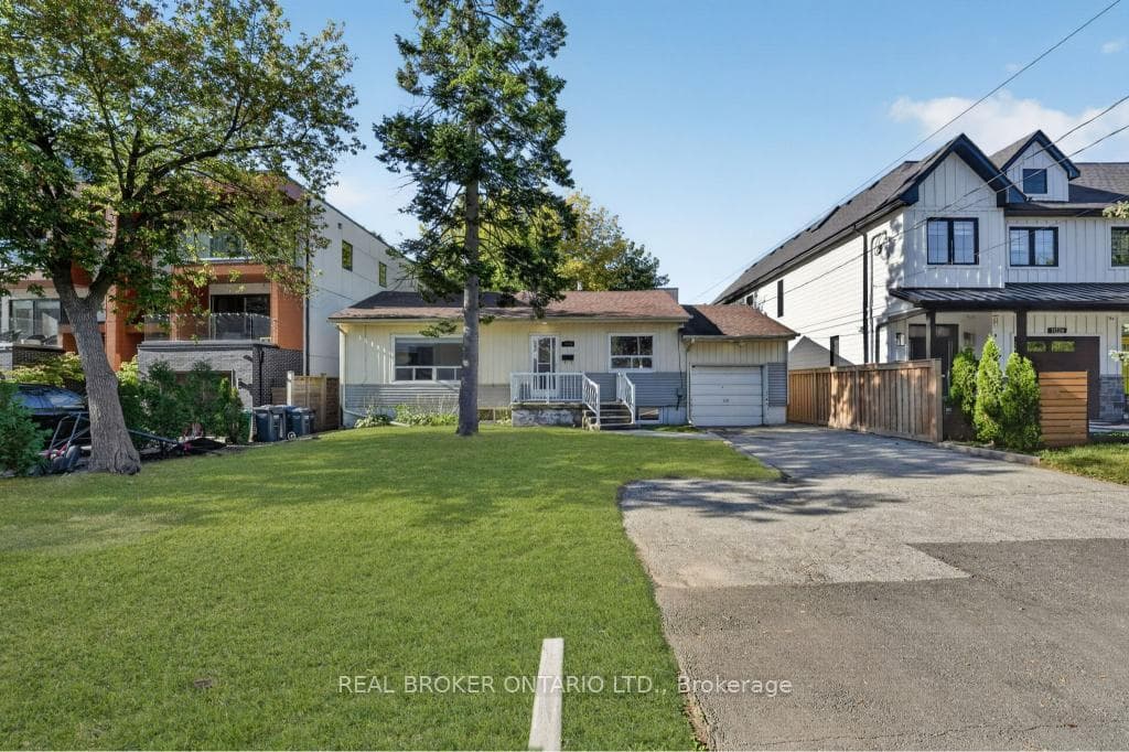 1024 Roosevelt Road, Mississauga