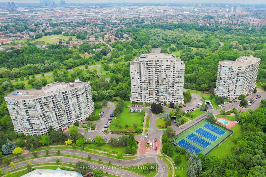 1 Rowntree Road Unit 611, Etobicoke (West Mall / Rexdale)