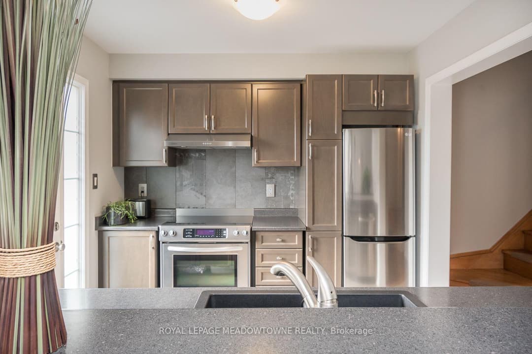 219 Septimus Heights, Milton