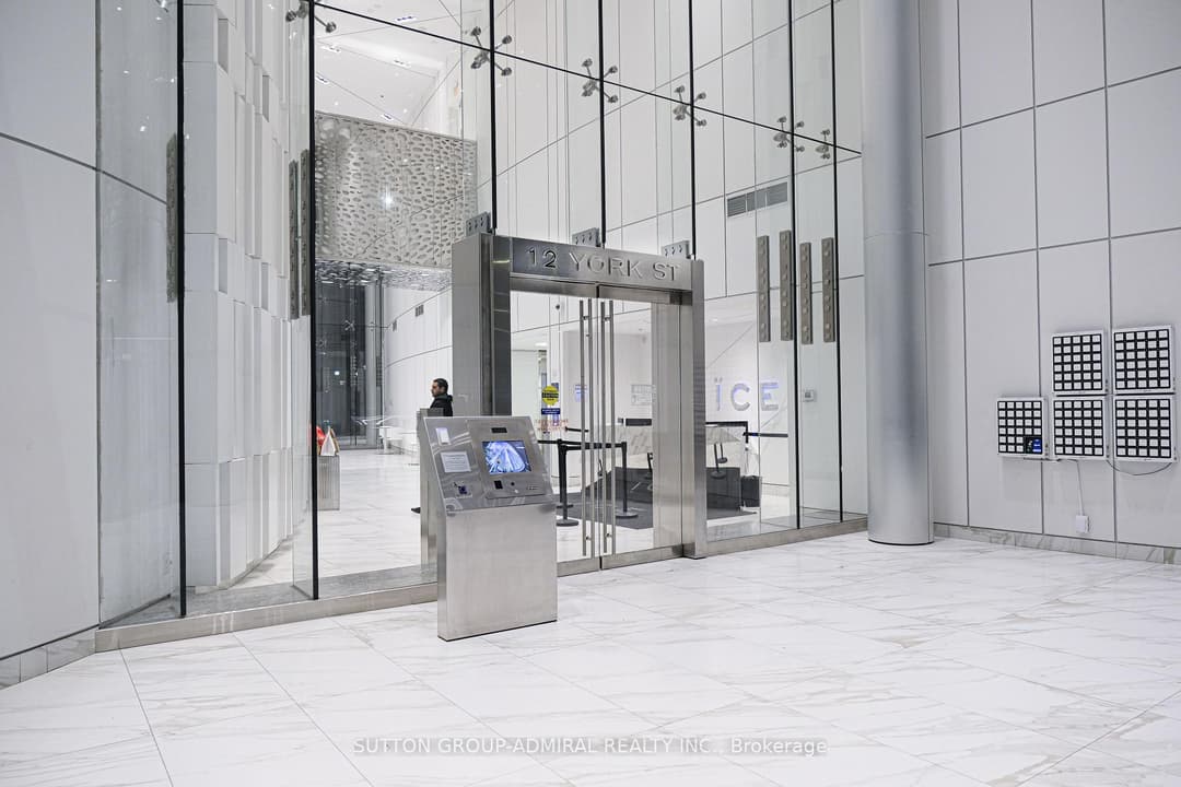 12 York Street Unit 4908, Downtown Toronto / Waterfront