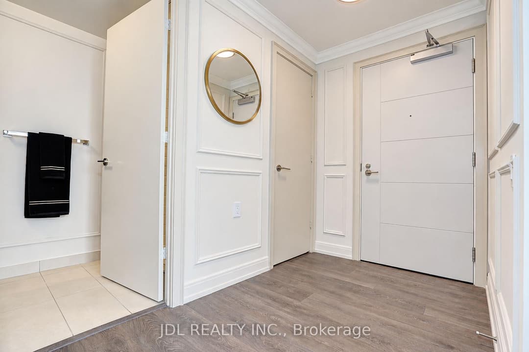 Virtual tour of 203 College Street Unit 2904, Downtown Toronto / Waterfront