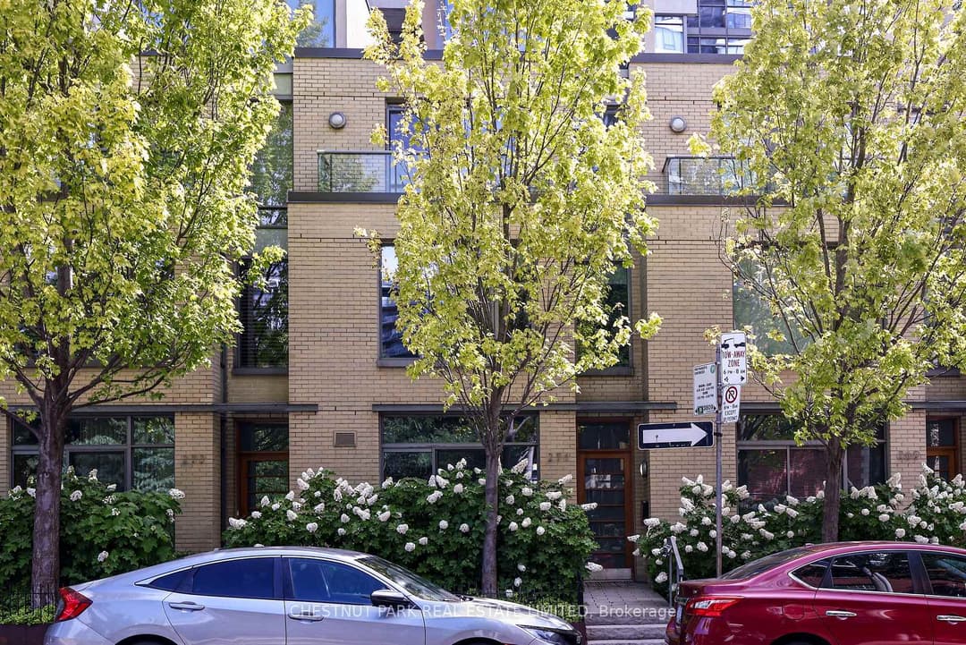 271 Mutual Street, Regent Park / Cabbagetown / St. James Town