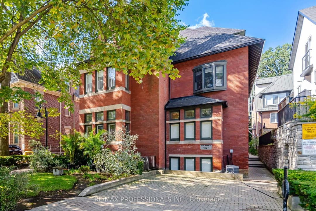228 St George Street Unit 10, Annex / Yorkville / Summerhill