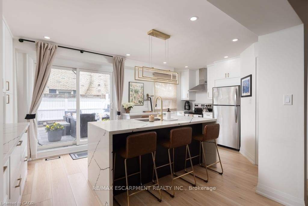 1422 GHENT Avenue, Burlington