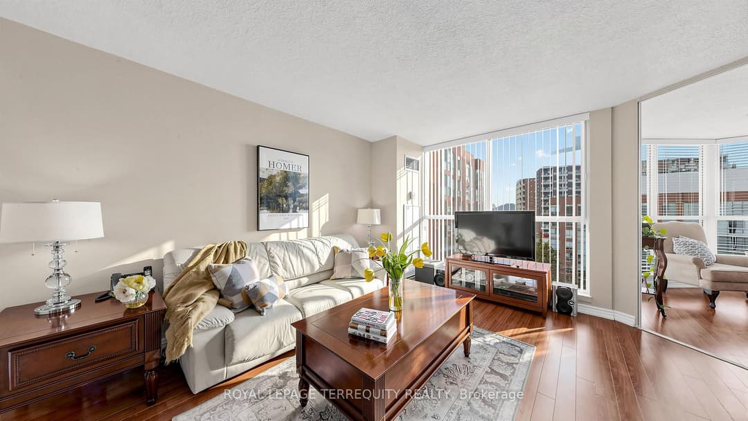 22 Southport Street Unit 833, High Park / Junction / Roncesvalles