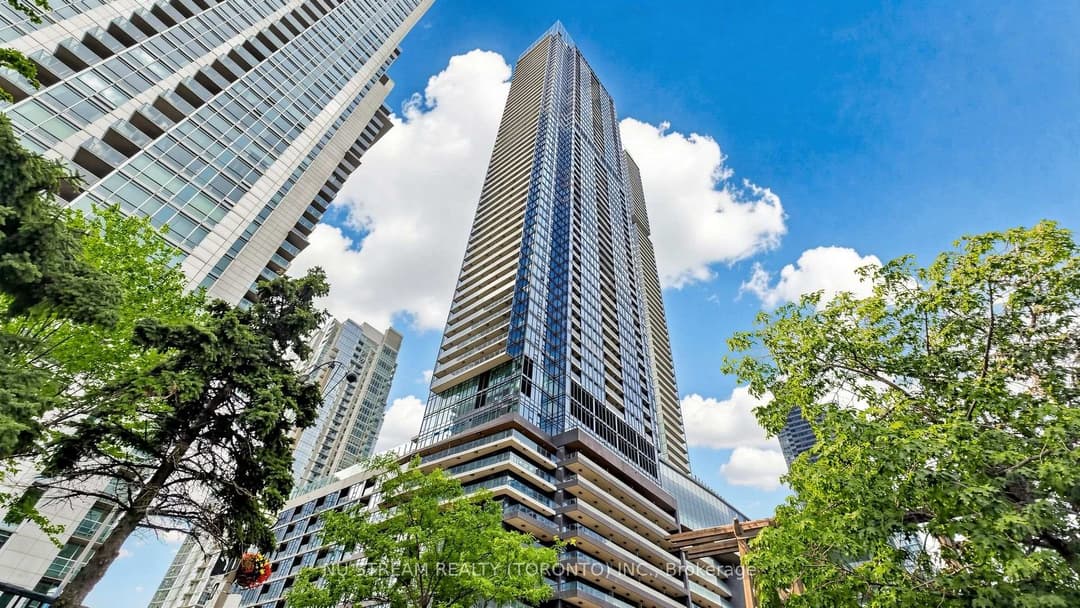 3 Concord Cityplace Way Unit 4805, Downtown Toronto / Waterfront