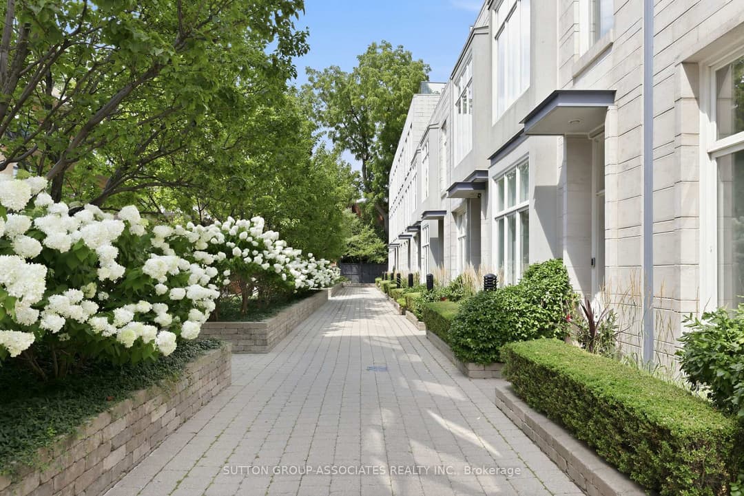 385 Brunswick Avenue Unit TH9, Annex / Yorkville / Summerhill