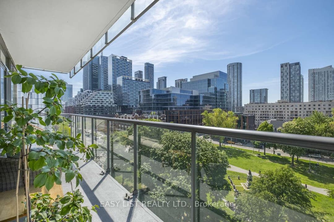 55 Stewart Street Unit 822, Downtown Toronto / Waterfront