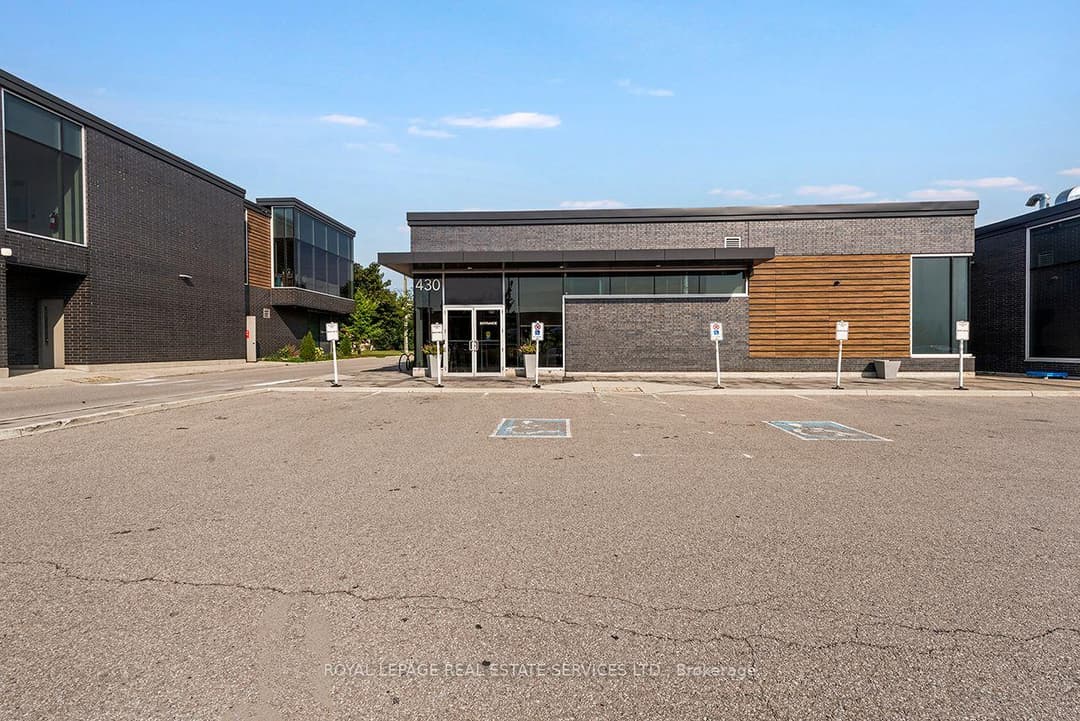 430 Iroquois Shore Road Unit 1B, Oakville