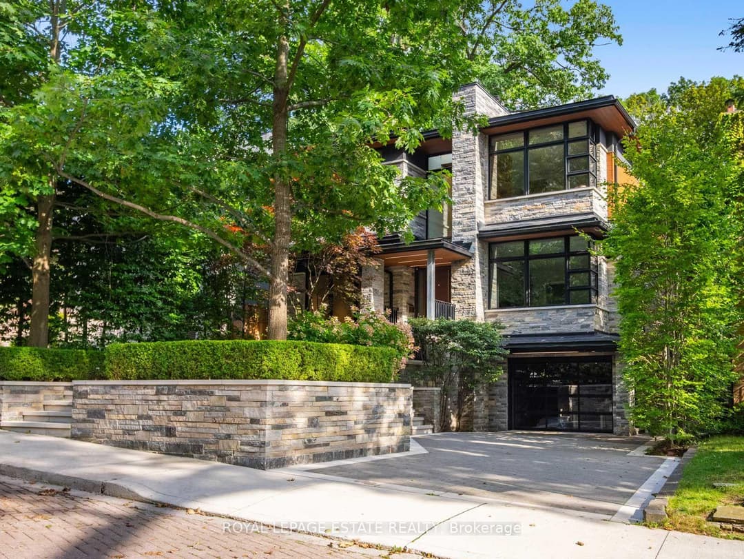 11 Pine Crescent, The Beaches / Upper Beaches
