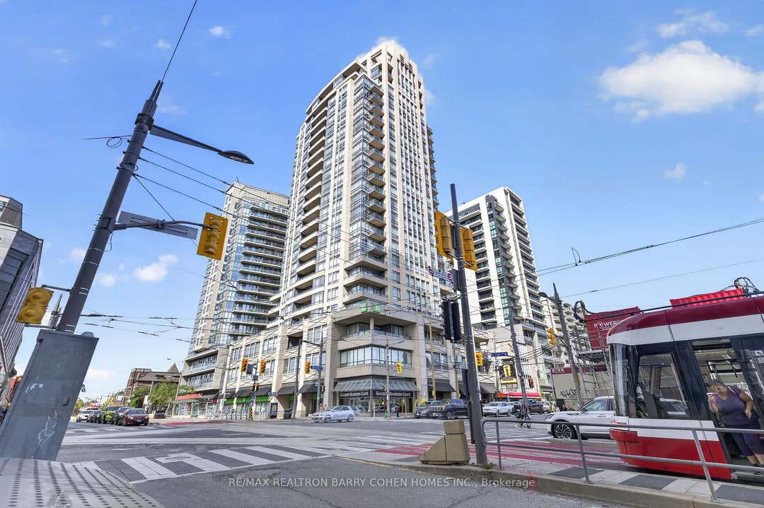 500 St Clair Avenue Unit 1404, Forest Hill / Deer Park