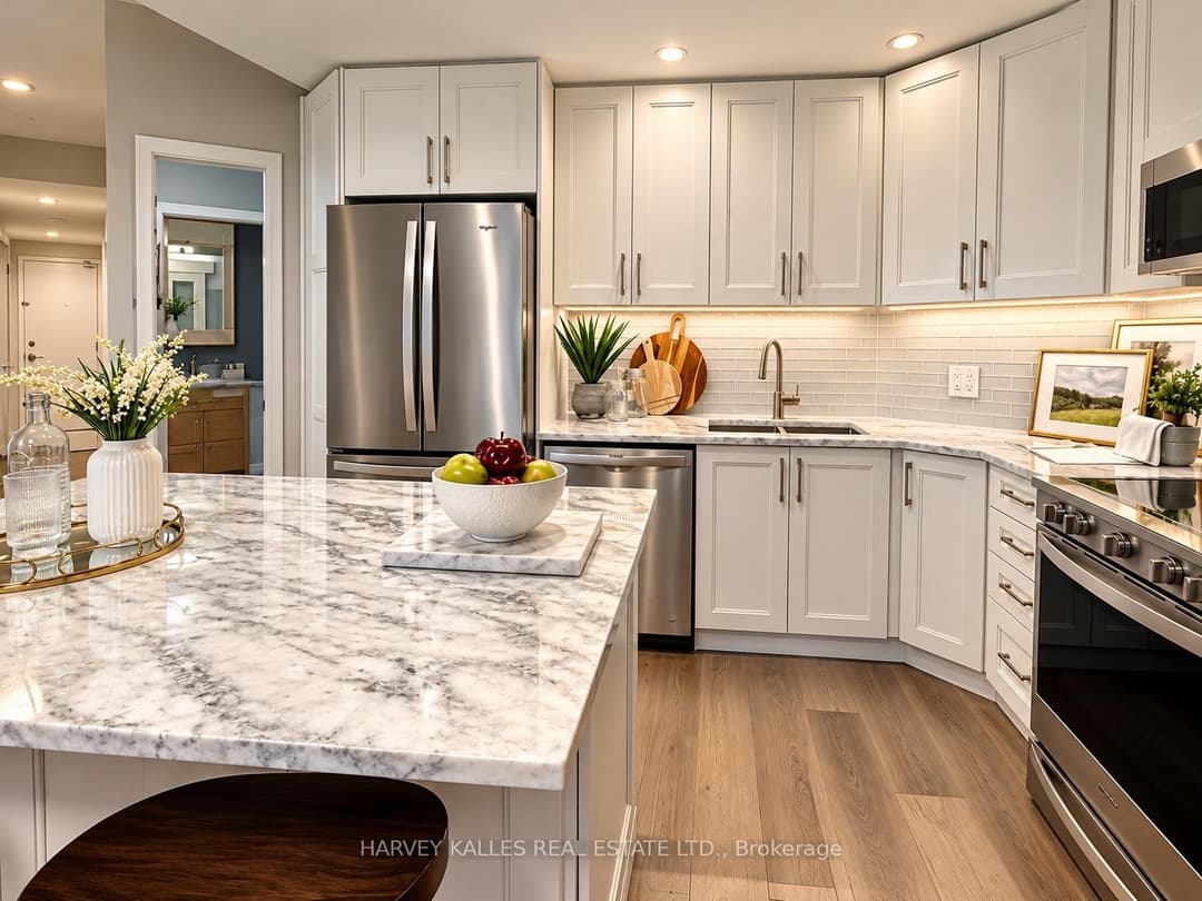 218 Queens Quay Unit 502, Downtown Toronto / Waterfront