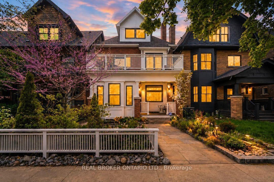 20 Brookmount Road, The Beaches / Upper Beaches