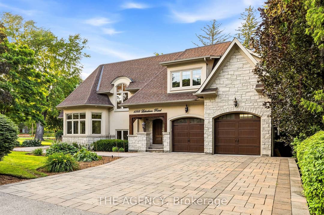 1098 Lakeshore Road, Oakville