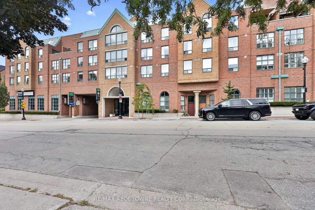 221 Robinson Street Unit 211, Oakville