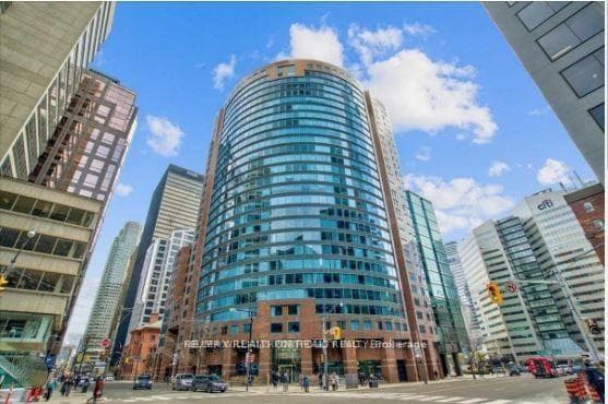 33 University Avenue Unit 2404, Downtown Toronto / Waterfront