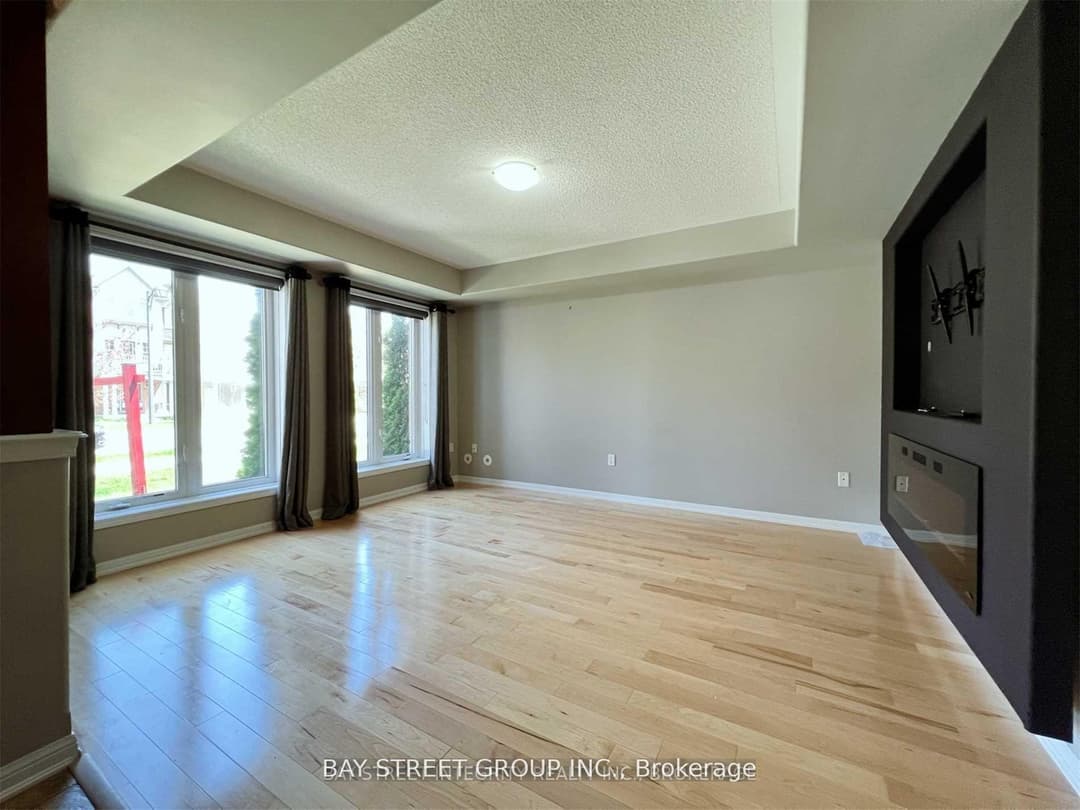 656 Holly Avenue, Milton