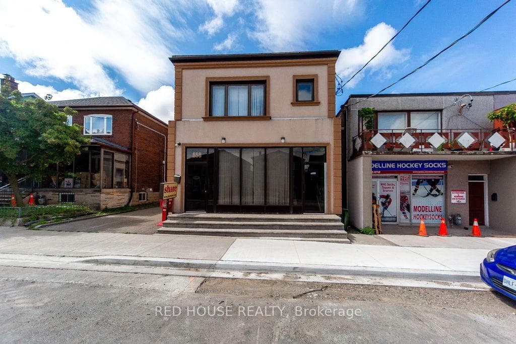 658 Vaughan Road, Forest Hill / Deer Park