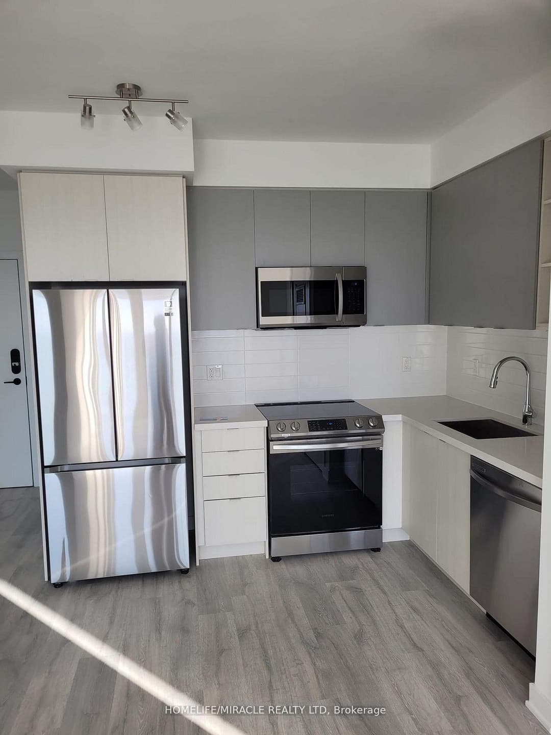 4655 Metcalfe Avenue Unit 1801, Mississauga