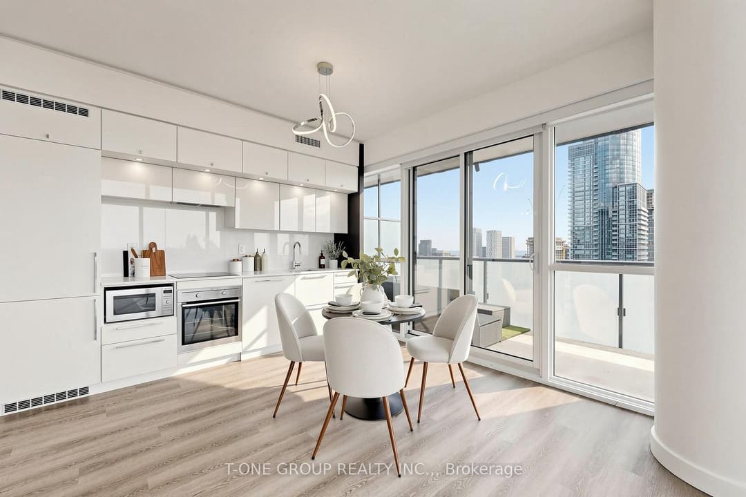 15 Grenville Street Unit 3403, Downtown Toronto / Waterfront