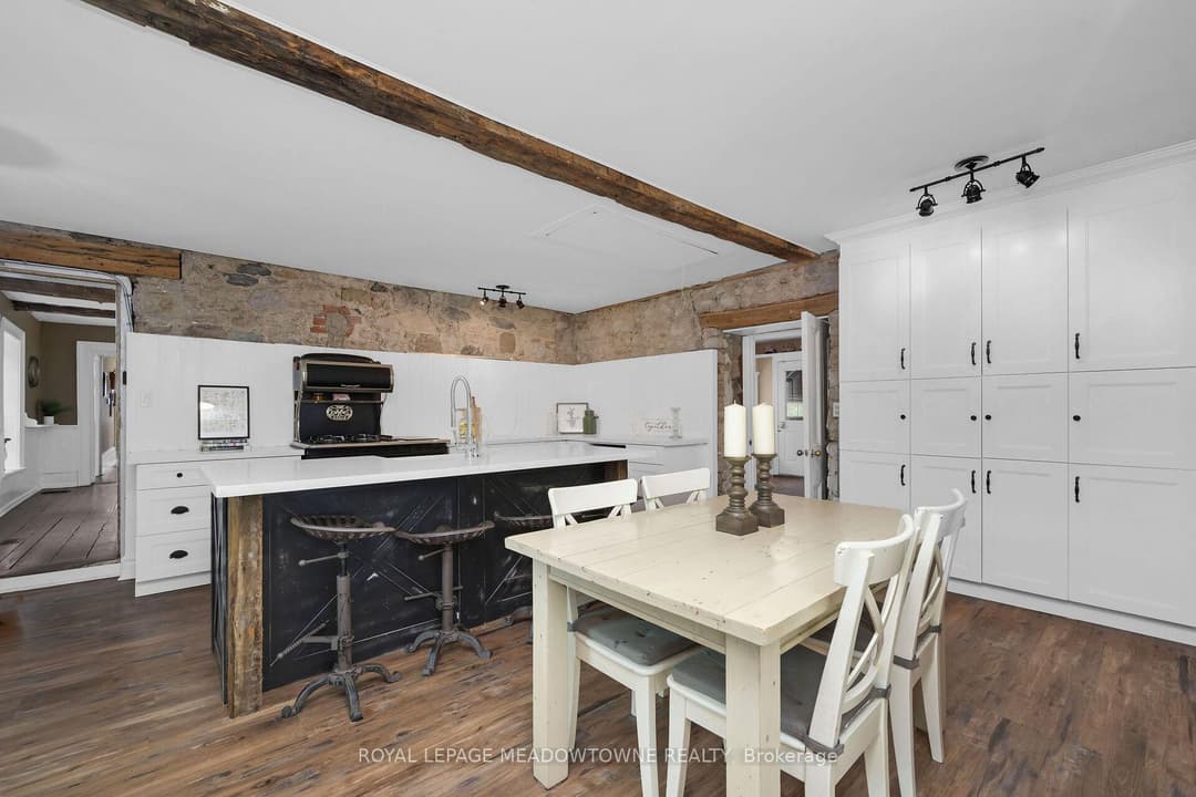 5595 25 Side Road, Milton