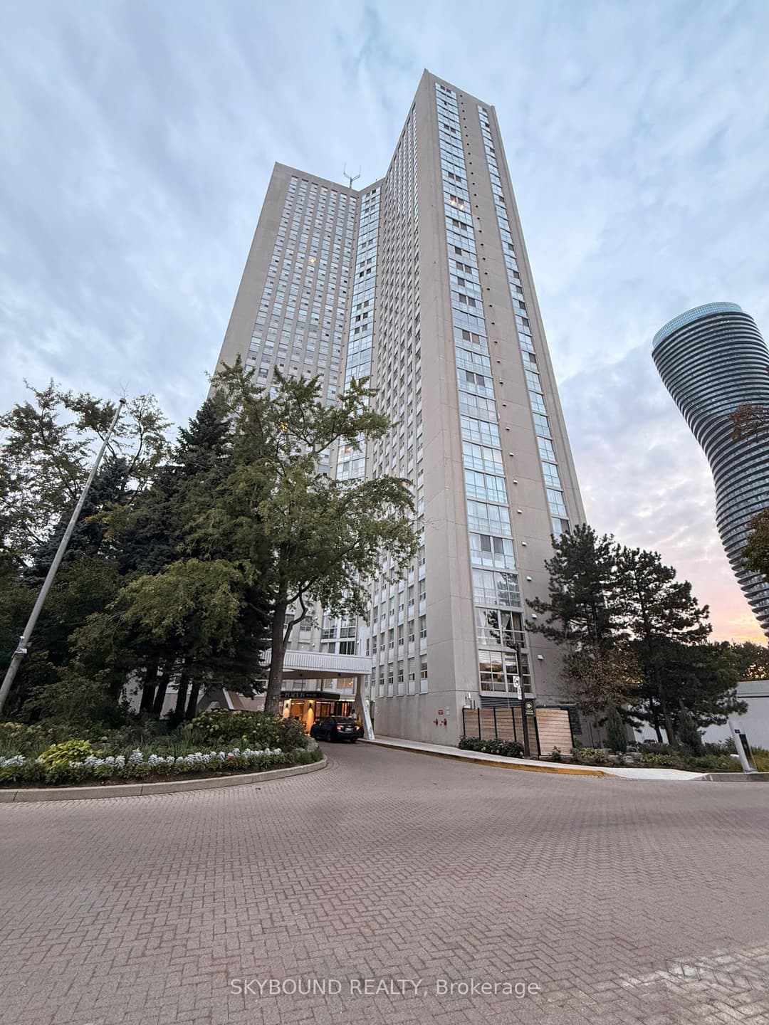 3650 Kaneff Crescent Unit 3106, Mississauga