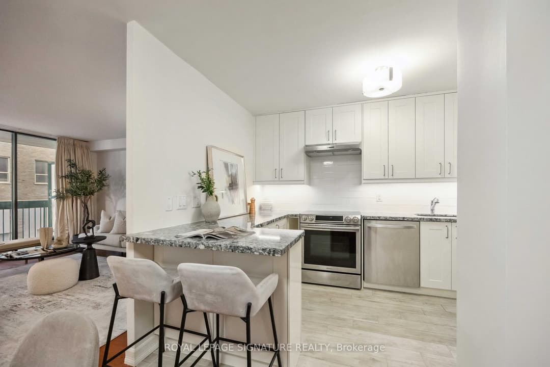 212 St. George Street Unit 201, Annex / Yorkville / Summerhill