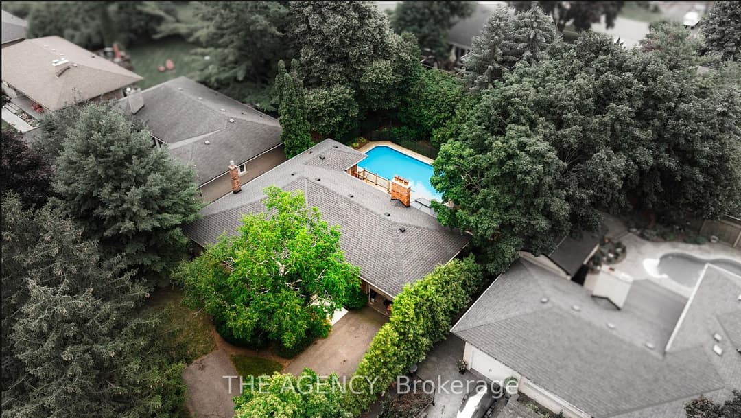 261 Wales Crescent, Oakville