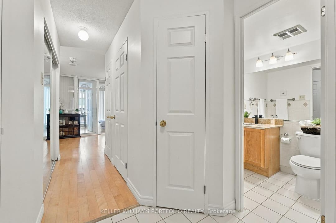 Virtual tour of 55 Centre Avenue Unit 2304, Downtown Toronto / Waterfront