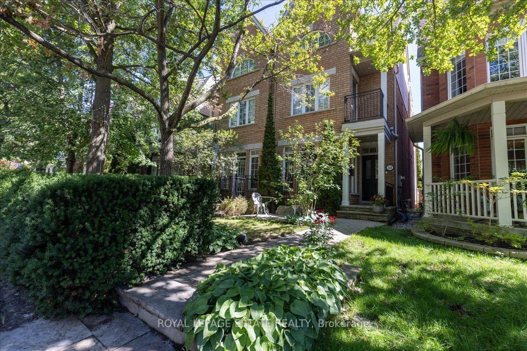 145 Boardwalk Drive, The Beaches / Upper Beaches