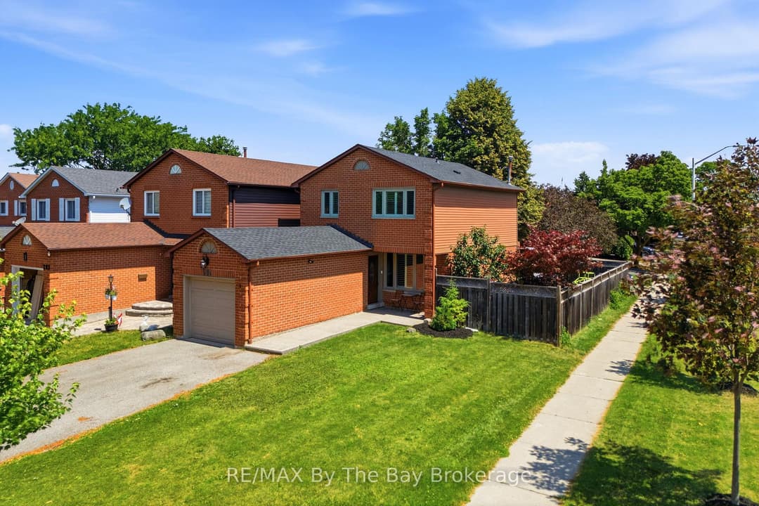 291 Woodlawn Crescent, Milton