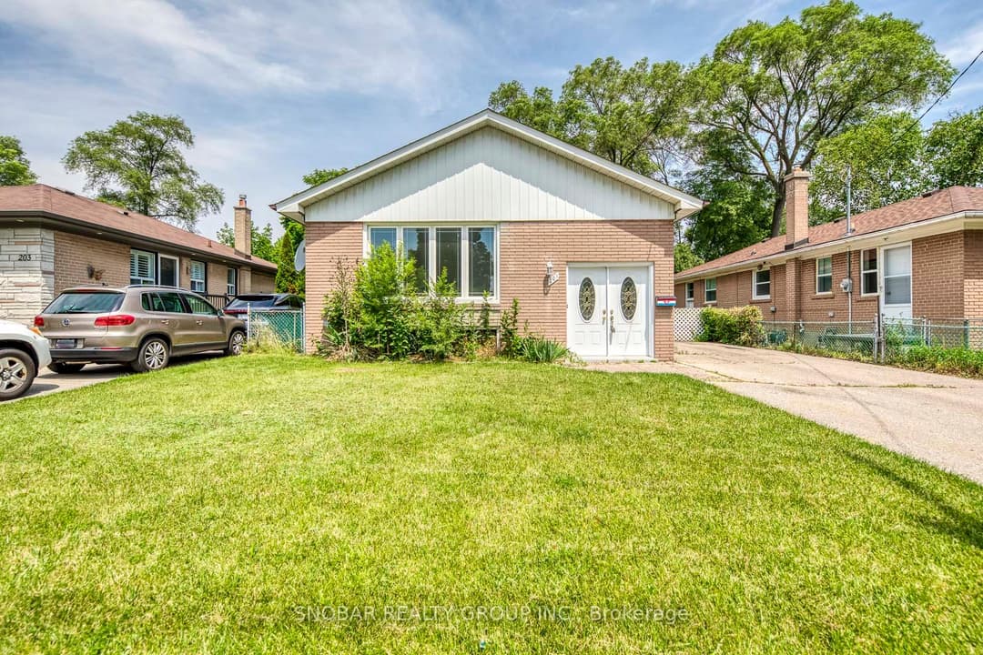 201 Thistle Down Boulevard, Etobicoke (West Mall / Rexdale)