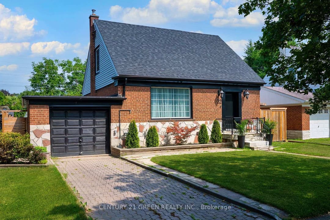 32 Castlebar Road, Corso Italia / Dufferin Grove
