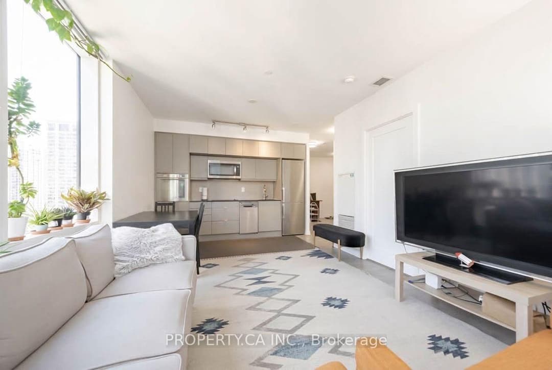 10 York Street Unit 1903, Downtown Toronto / Waterfront
