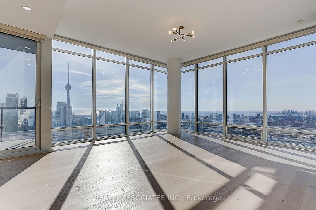 488 University Avenue Unit 4310, Downtown Toronto / Waterfront