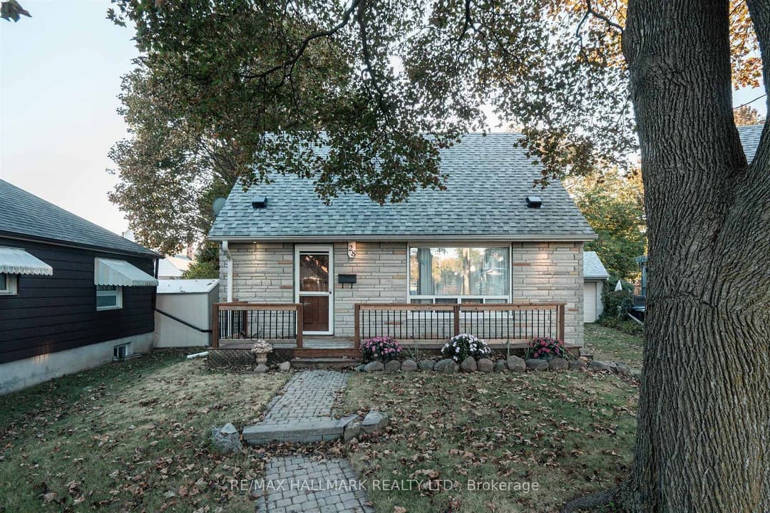 28 Finsbury Crescent, Liberty Village / Parkdale / South Parkdale