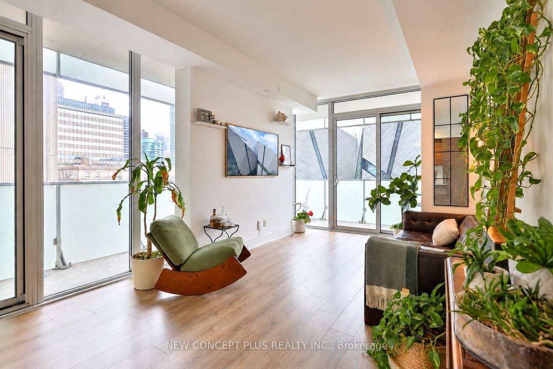 200 Bloor Street Unit 405, Annex / Yorkville / Summerhill