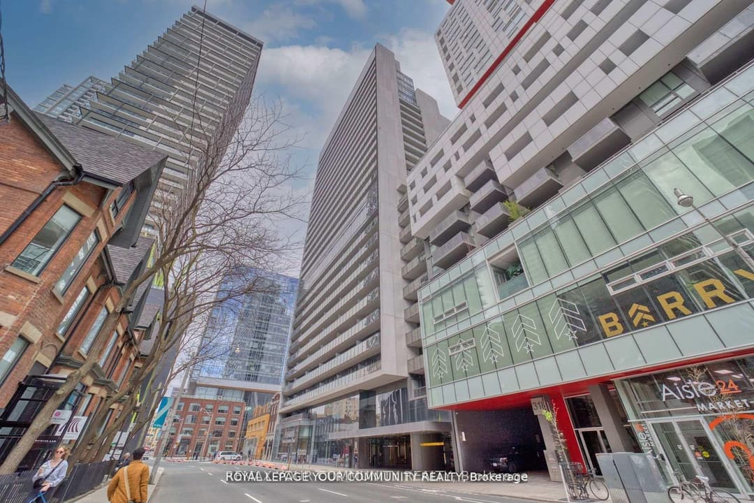 330 Richmond Street Unit 1711, Downtown Toronto / Waterfront