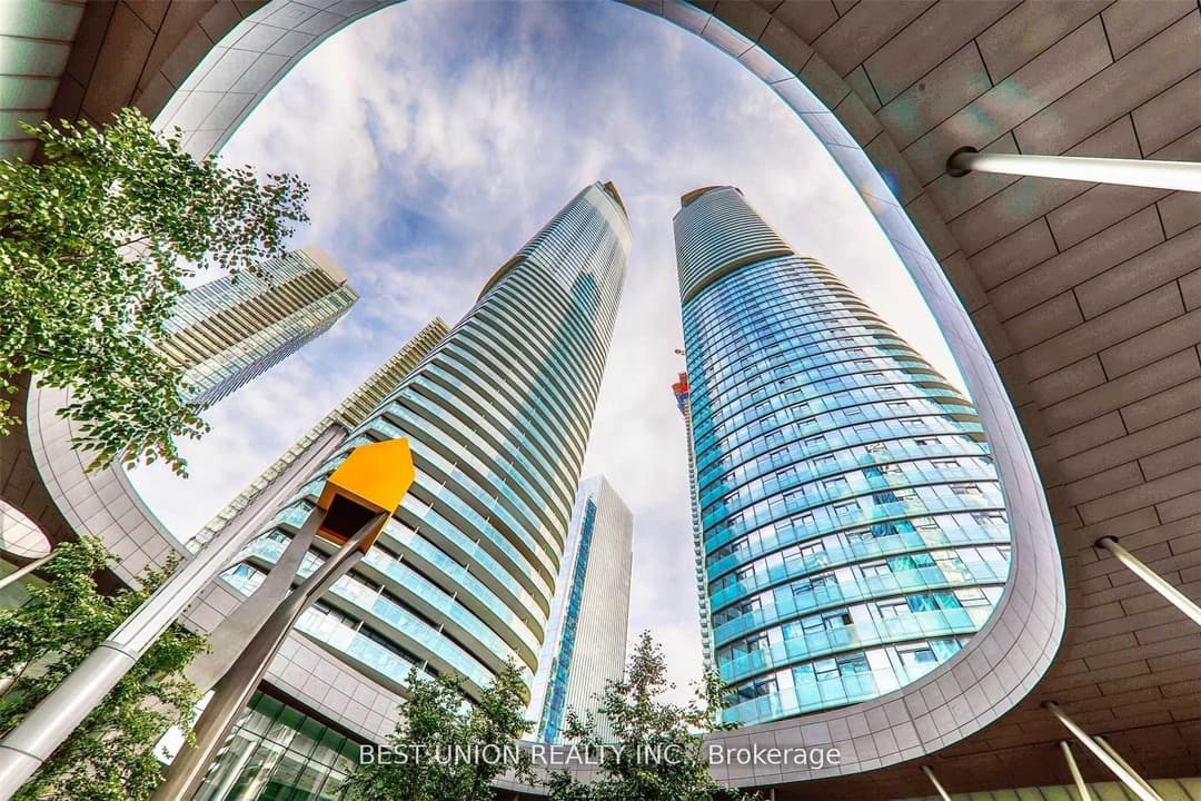 14 York Street Unit 5706, Downtown Toronto / Waterfront
