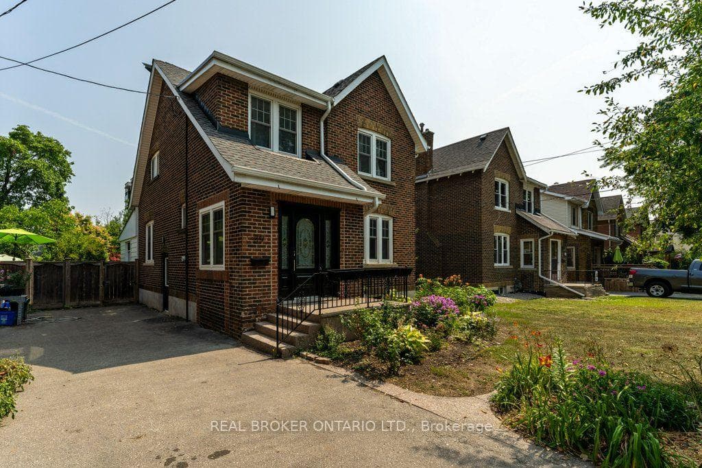 39 Court Street, Milton